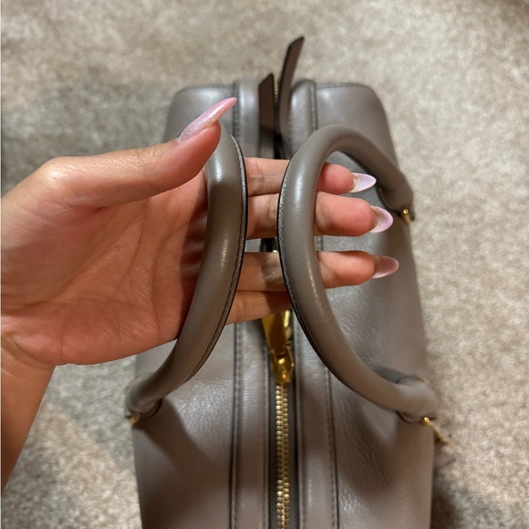 Beautiful taupe handle bag - Picture 3 of 6